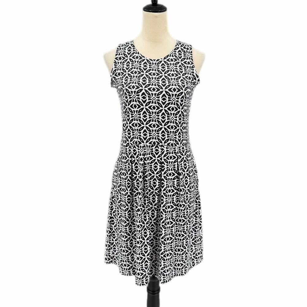 Lulu-B Black & White Pattern Sleeveless Zip Packable Knee Length Stretch Dress